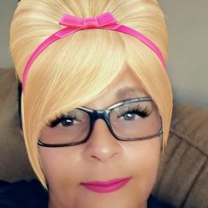 Meet your Posher, Nellienjoe